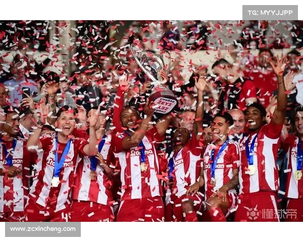 奥林匹亚科斯在希腊足球联赛中稳居榜首的成功秘诀与战略分析